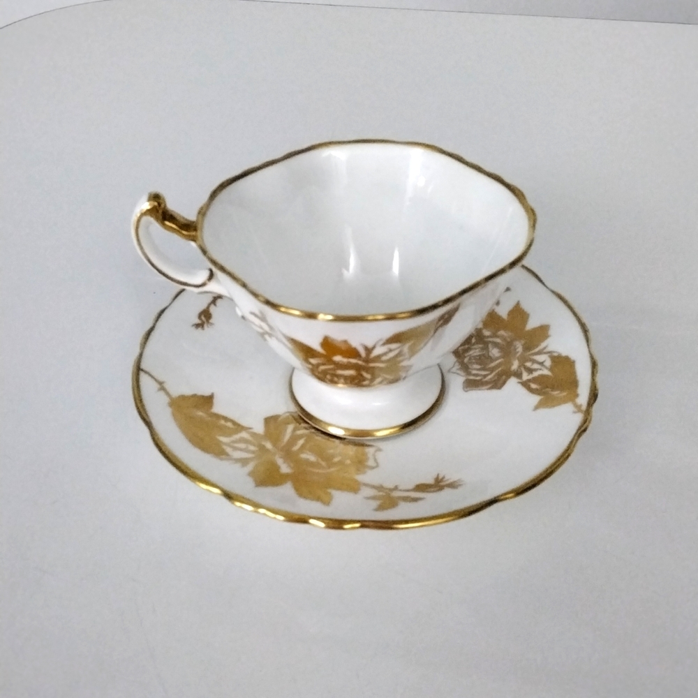 Hammersley Rose tea cup and saucer - Picture 1 of 11